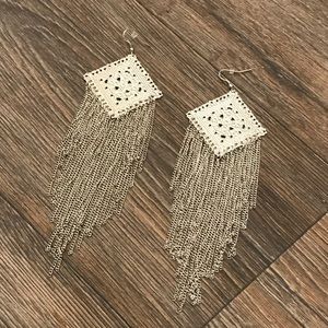 ⭐️NEW⭐️ Silver Dangly Earrings!